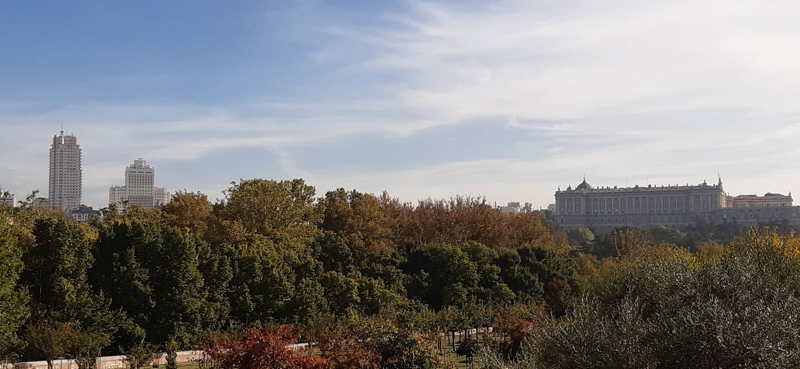 Nubes y claros sobre la ciudad de Madrid