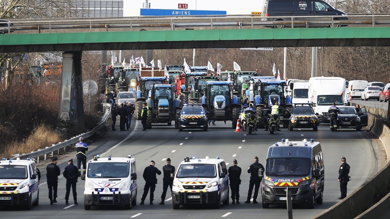 La Policía francesa vigila la protesta de agricultores franceses