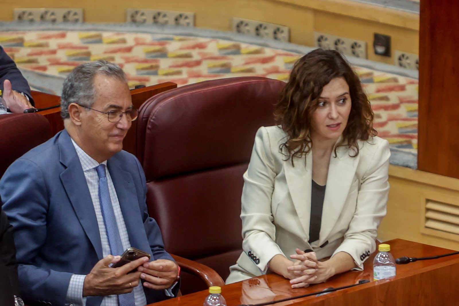 El vicepresidente, consejero de Educación y Universidades de la Comunidad de Madrid, Enrique Ossorio, y la presidenta de la Comunidad de Madrid, Isabel Díaz Ayuso