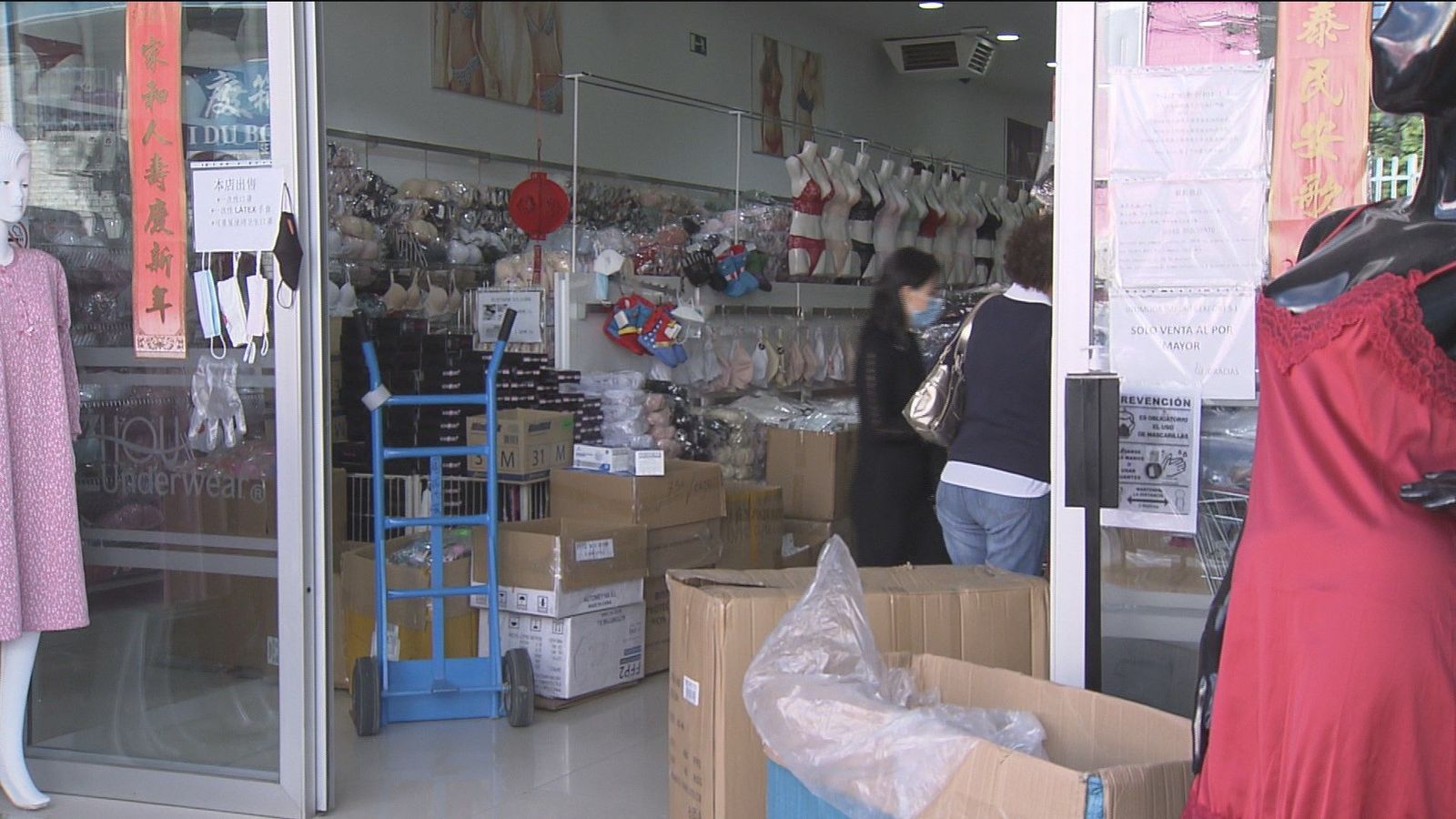 Los mayoristas adelantan sus compras en Cobo Calleja por el miedo a las restricciones de movilidad