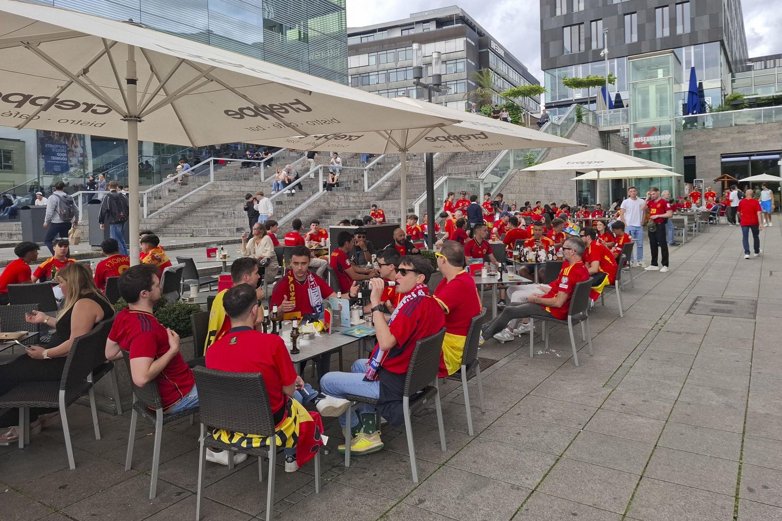 Los aficionados españoles en Stuttgart
