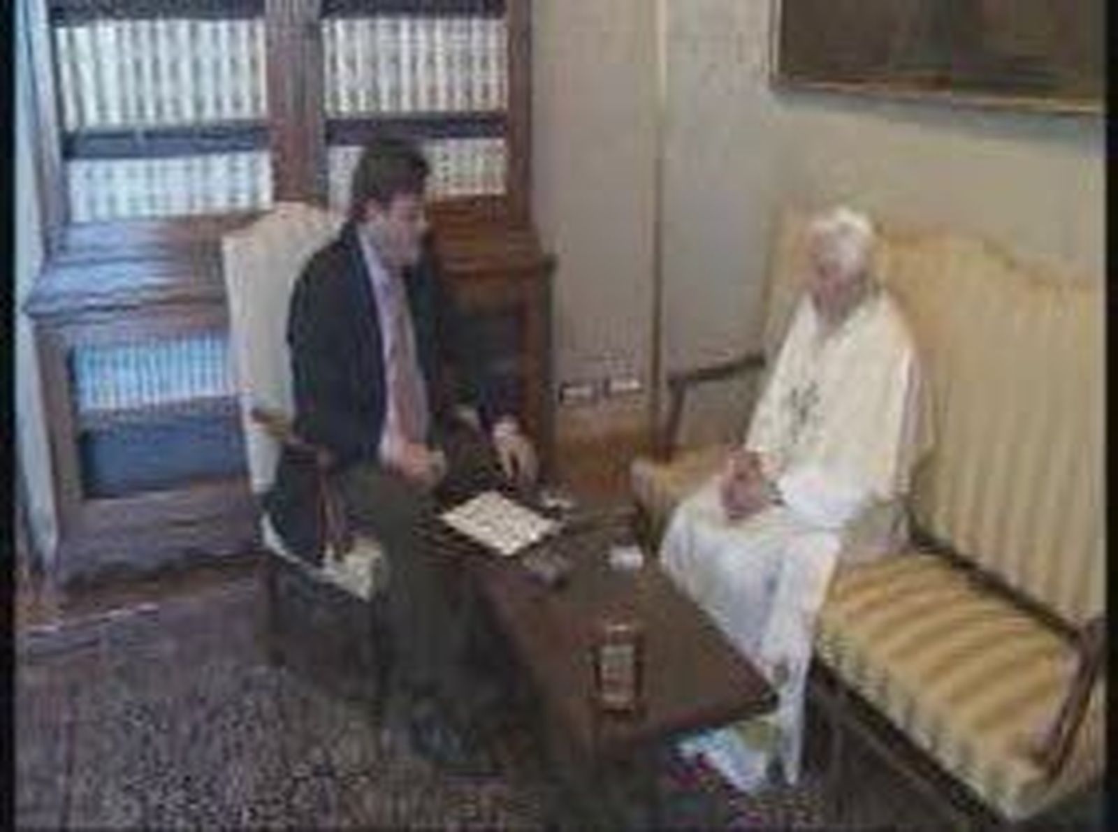 20101123V0_libro_papa.wmv