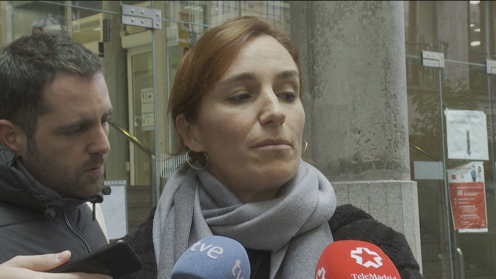Mónica García sostiene que el Zendal es una plataforma de "contratación a dedo", algo que Ruiz Escudero califica de "ridículo"