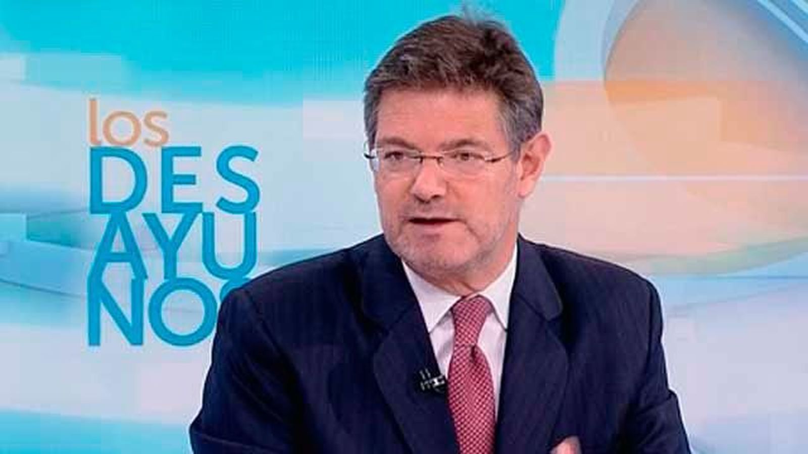 Catalá ve "prematuro" exigir la dimisión de Cifuentes pero advierte que hay "zonas de sombra"
