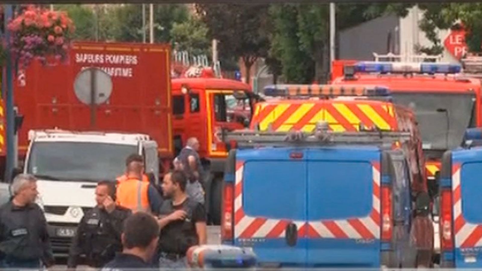 Muere un cura degollado por los asaltantes de una iglesia en Francia