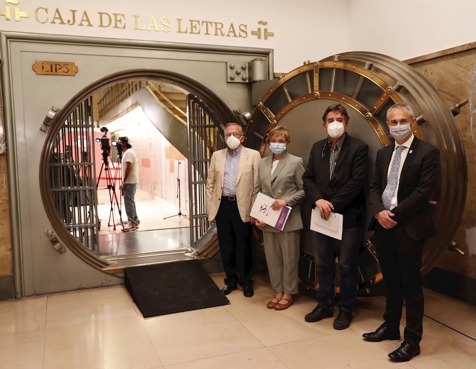Miguel de Unamuno Adarraga, primero por la izquierda, junto a la directora de la Casa-Museo Unamuno,  el director del Instituto Cervantes y el rector de la Universidad de Salamanca,