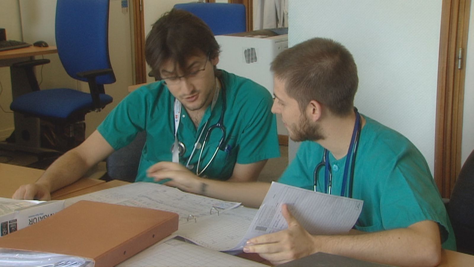 Protesta de médicos ante Sanidad por sus condiciones laborales