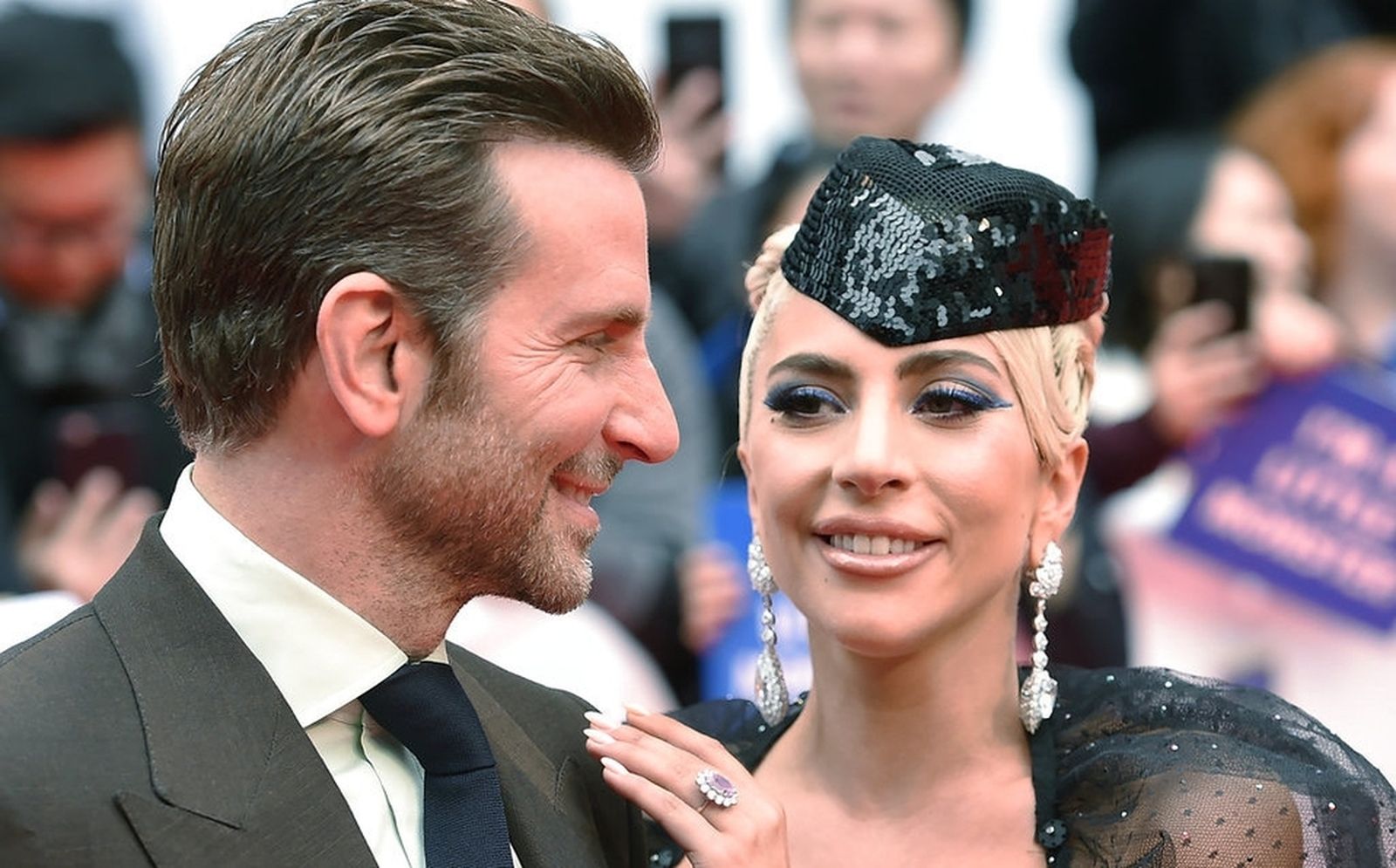 Bradley Cooper y Lady Gaga, protagonistas de los Globos de Oro 2019 por 'Ha nacido una estrella'.