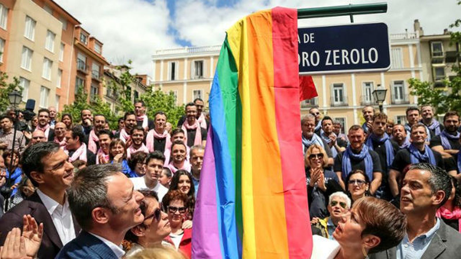 El valor y la lucha por la igualdad, presentes en la inauguración de la plaza Pedro Zerolo