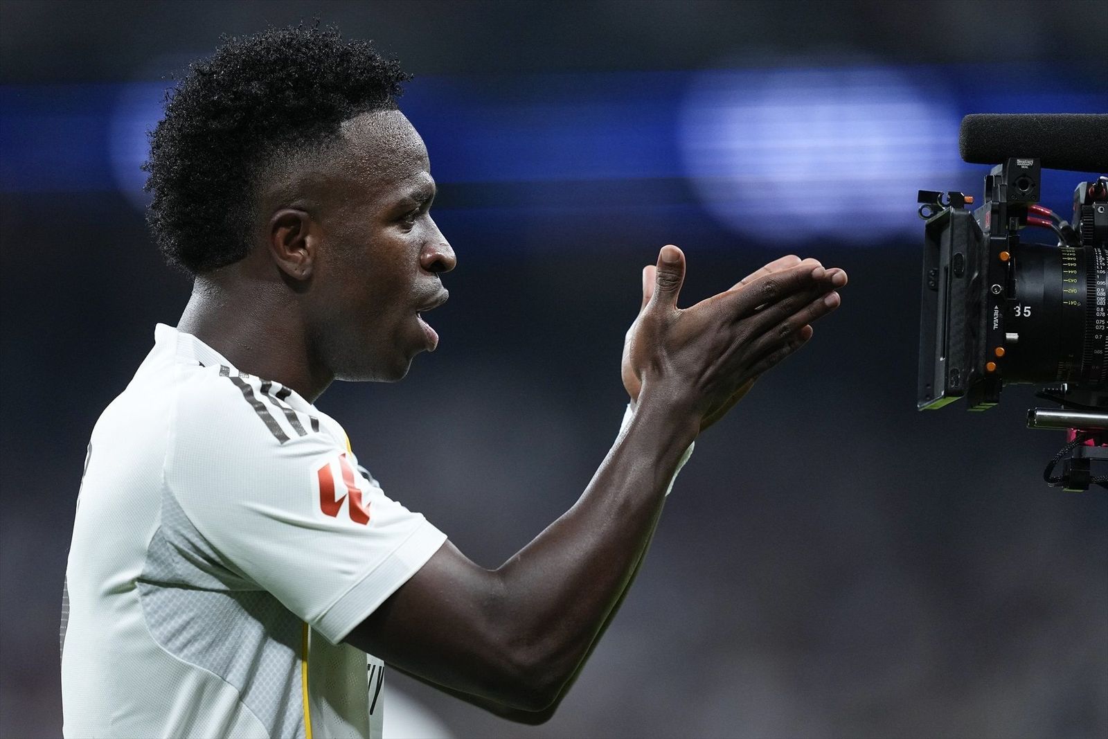 Detenido un aficionado del Atlético de Madrid por insultos racistas a Vinicius