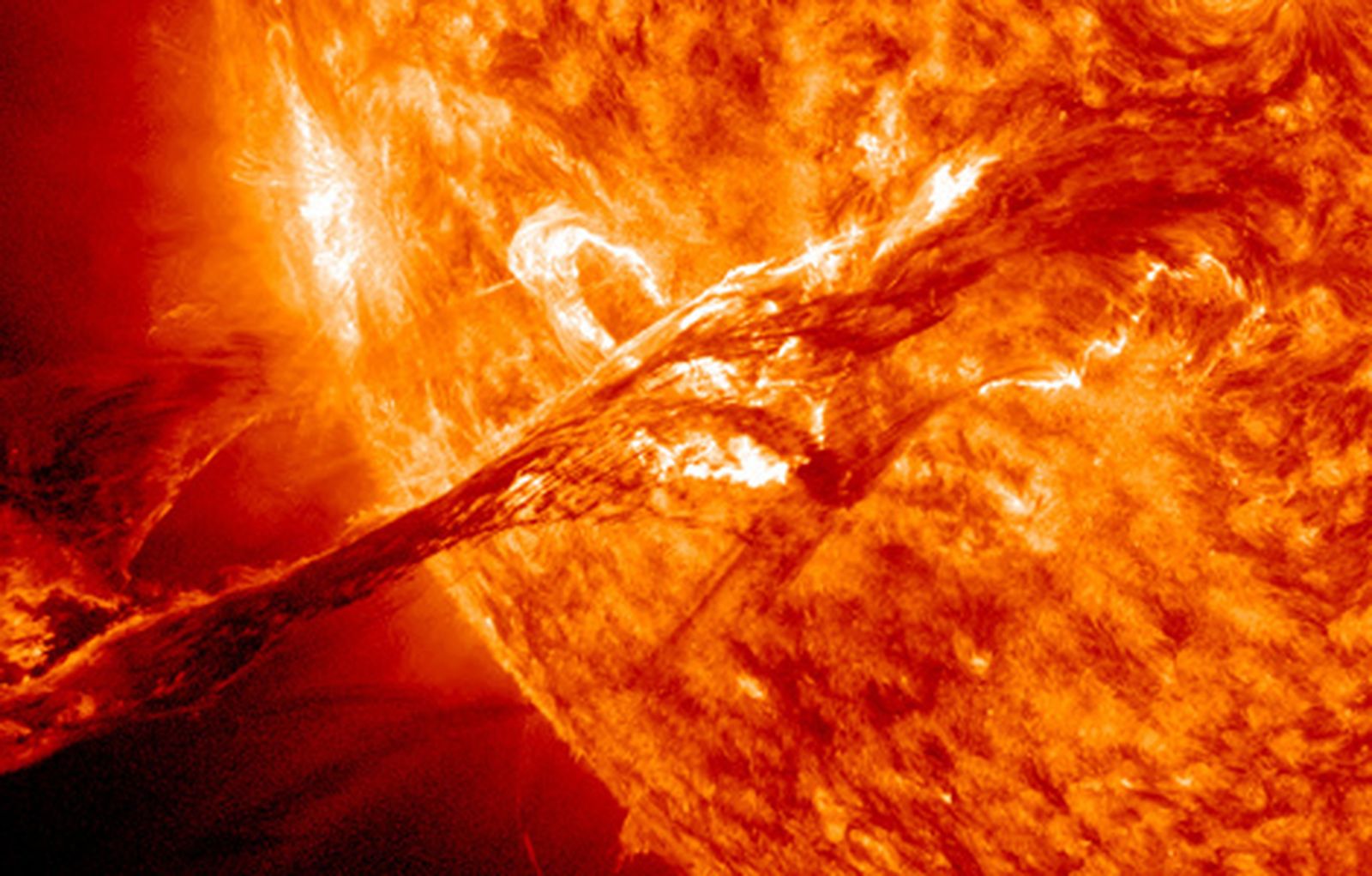 sol_llamarada_470