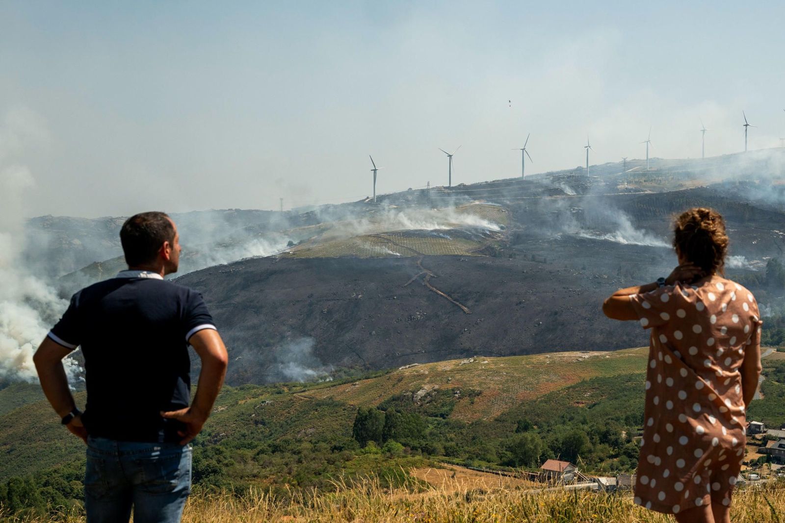 15 incendios graves siguen activos en Castilla y León, Galicia y Asturias