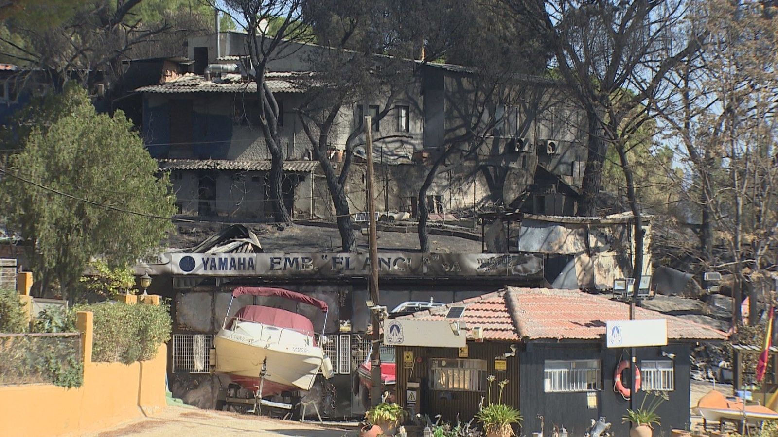 Ayuso anuncia 26 millones de euros para los municipios de la Sierra Oeste afectados por el incendio de este verano