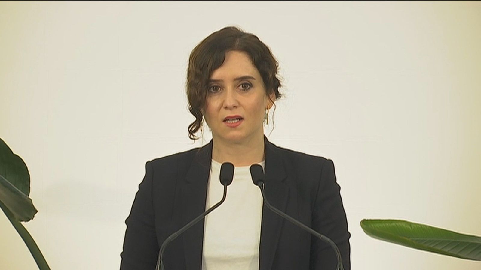 Ayuso peleará "con uñas y dientes" para evitar que el Gobierno y ERC impongan una armonización fiscal "injusta"