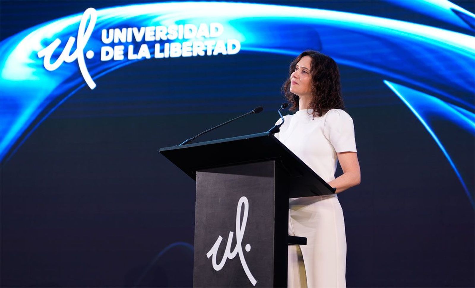 Ayuso: "No se pide permiso para defender la libertad"