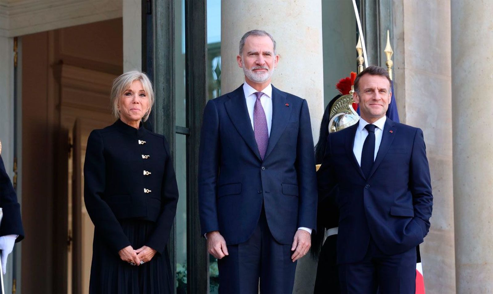 Los Macron reciben al rey Felipe VI en el Palacio del Elíseo