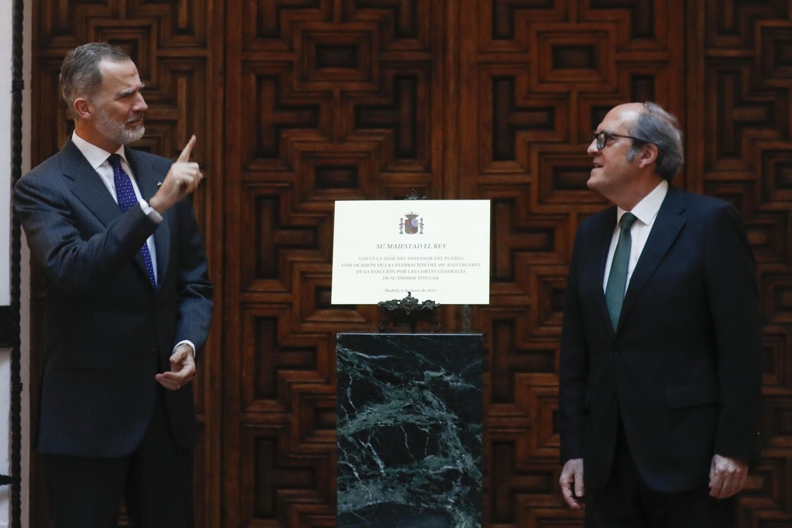 El rey destaca el papel del Defensor para reforzar la convivencia democrática