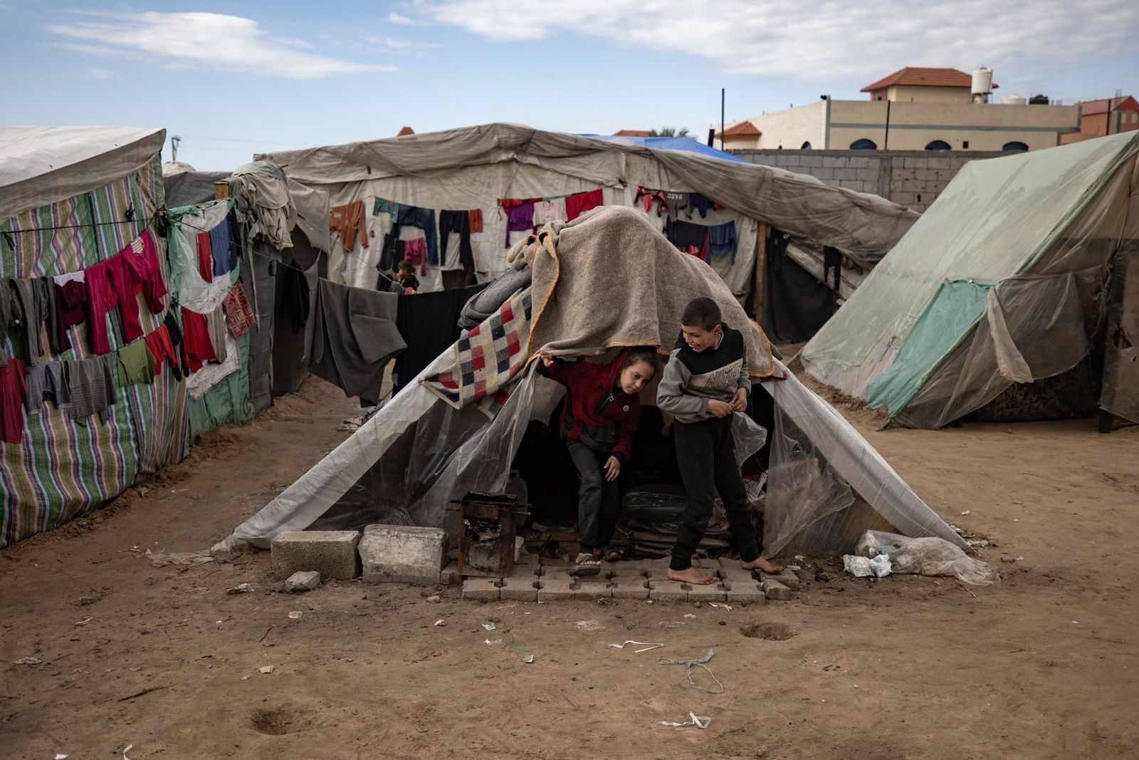 El hospital Naser de Gaza, cárcel según Israel, sigue registrando muertes de pacientes