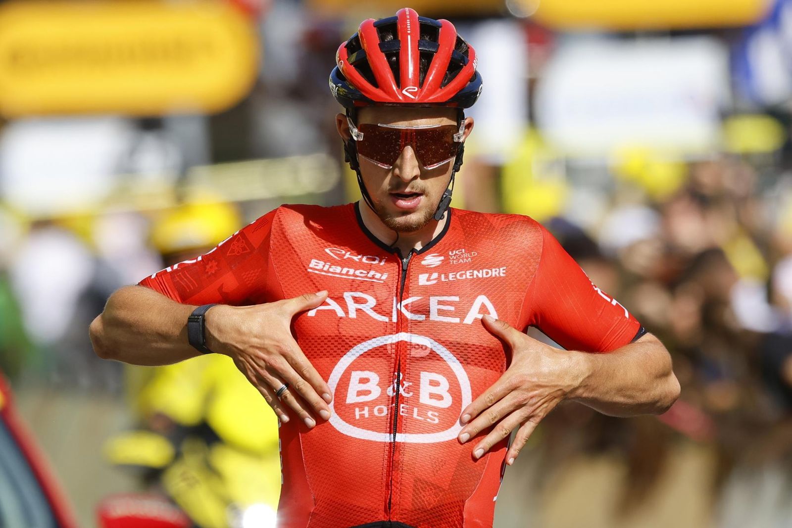 El francés Vauquelin, ganador de la segunda etapa del Tour
