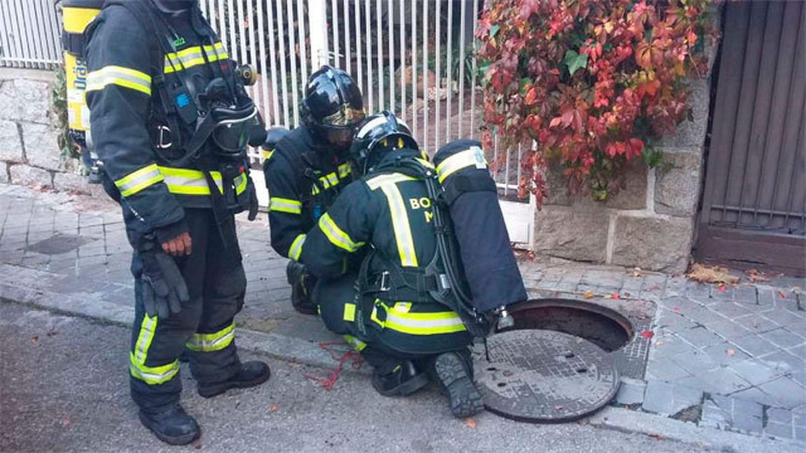 Bomberos en el lugar de los hechos