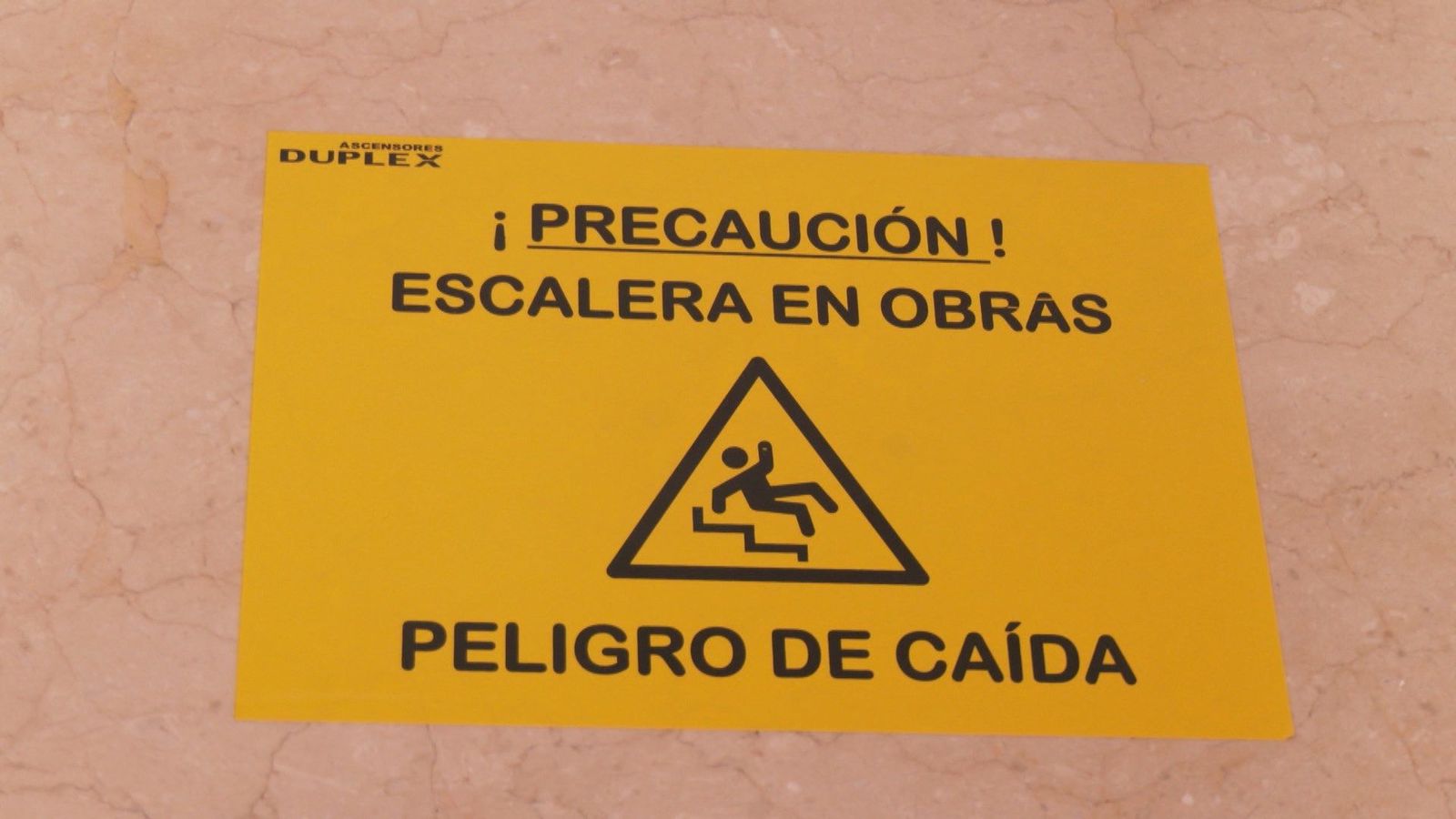 ¡Las obras avanzan! Estos vecinos de Vallecas por fin conseguiran su ascensor