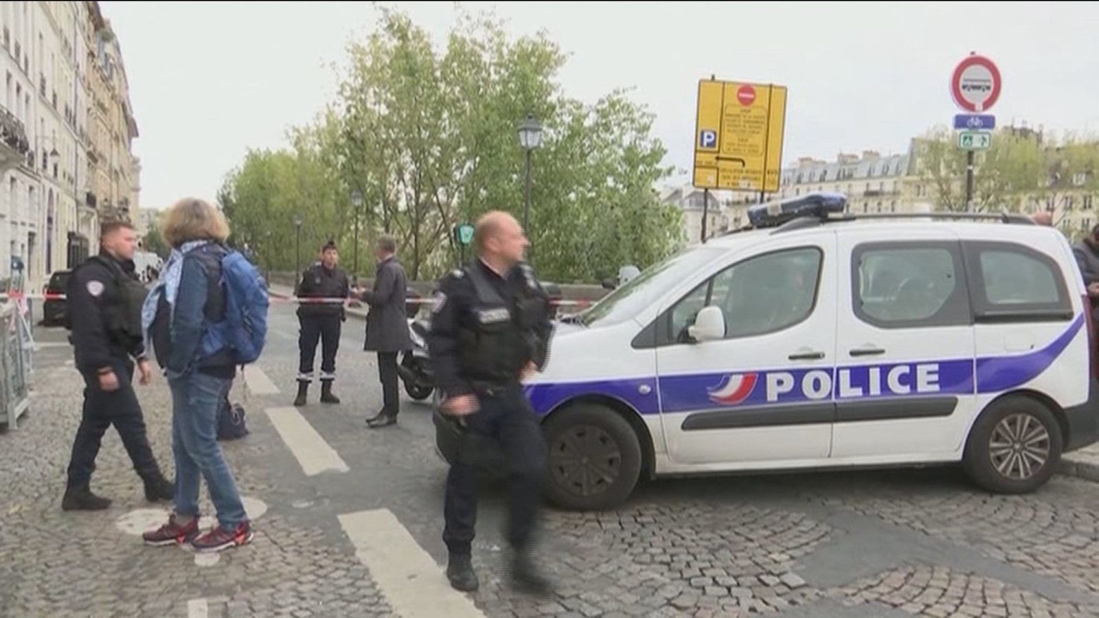 Un funcionario de la Policía de París mata a cuchilladas a cuatro compañeros