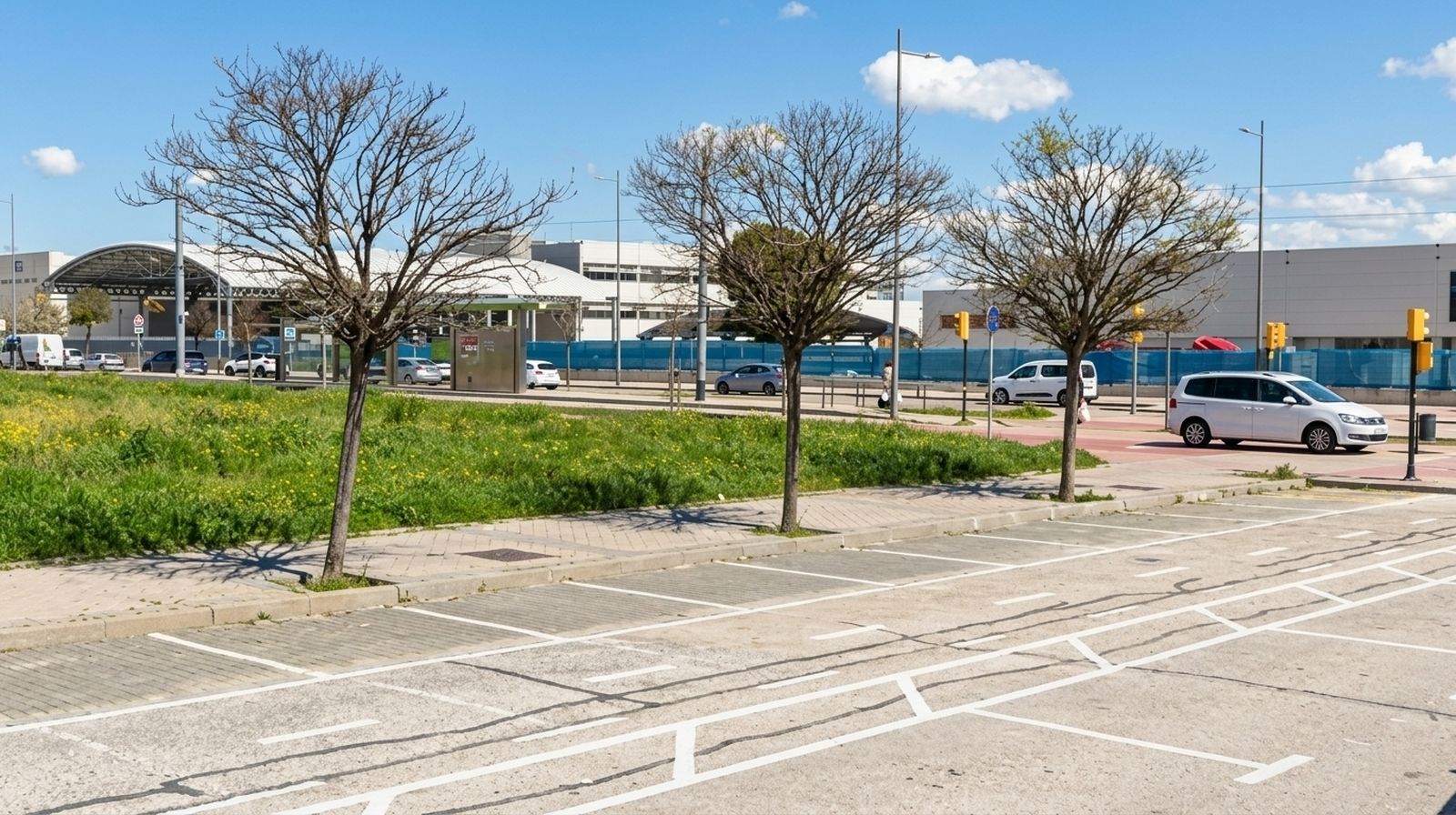 Calle del Planeta Venus con el carril bici, en Parla