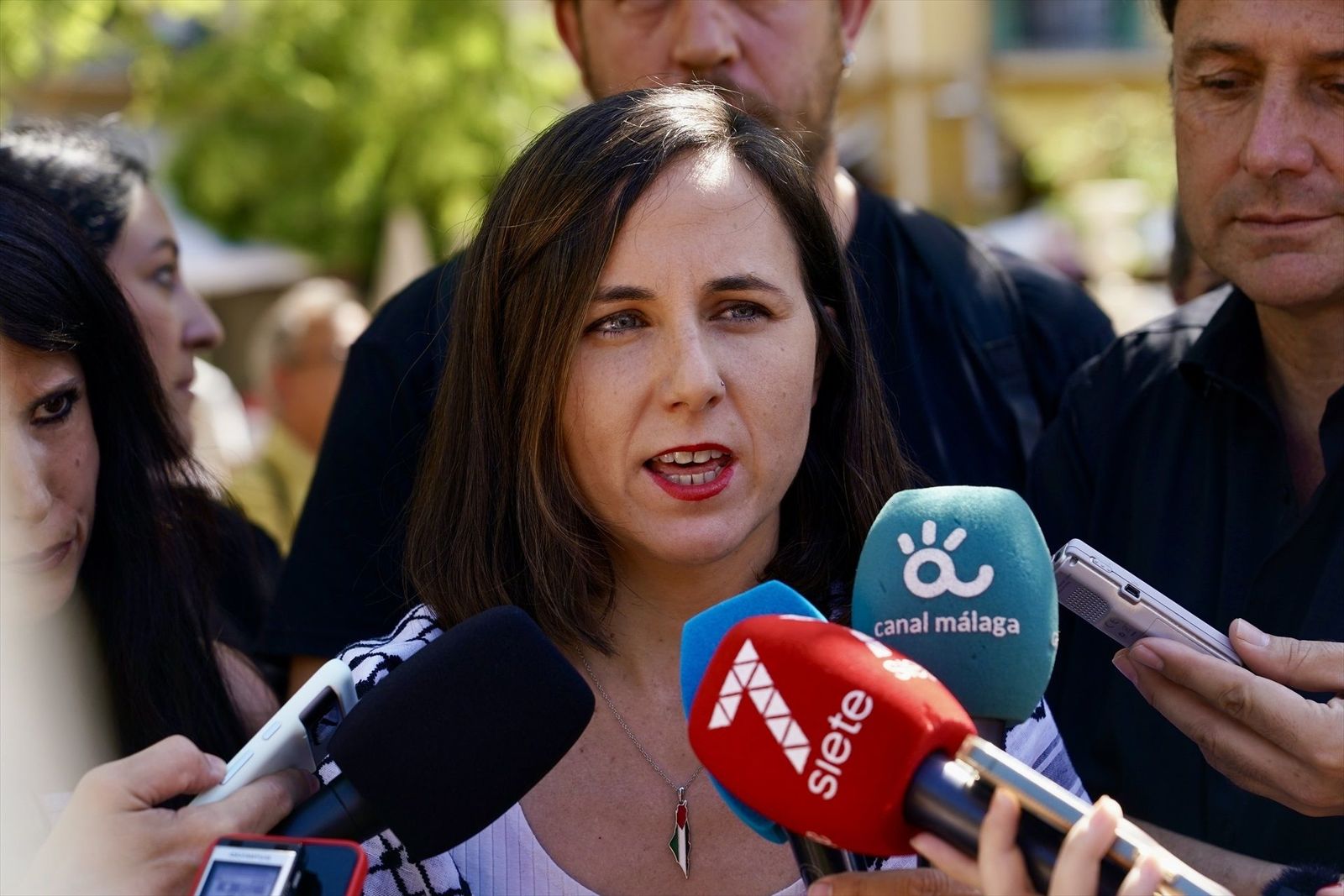 Podemos critica al Gobierno por pretender "ir en chanclas" a la guerra comercial de Trump
