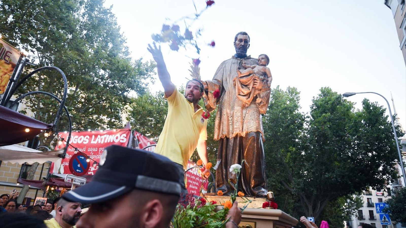 Lavapiés celebra el día grande de las fiestas de San Cayetano con música, tradición y gastronomía