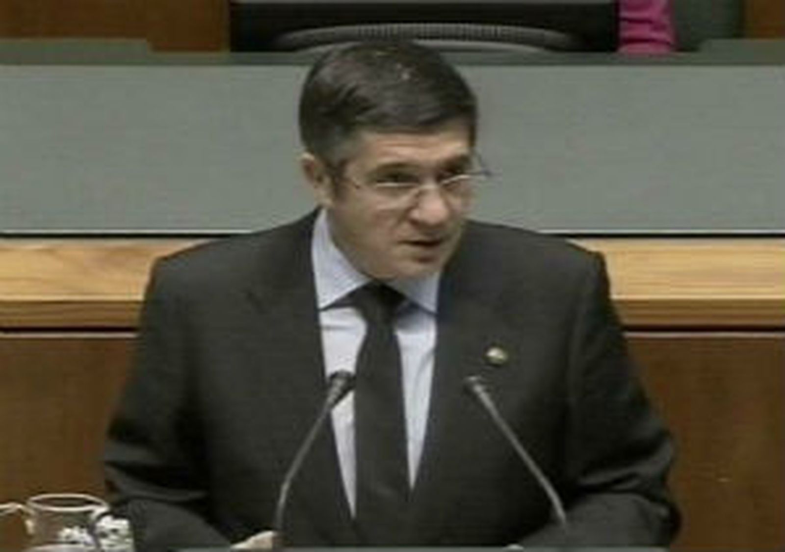 López pide que todos reclamen la disolución definitiva de ETA "sin ninguna contraprestación"