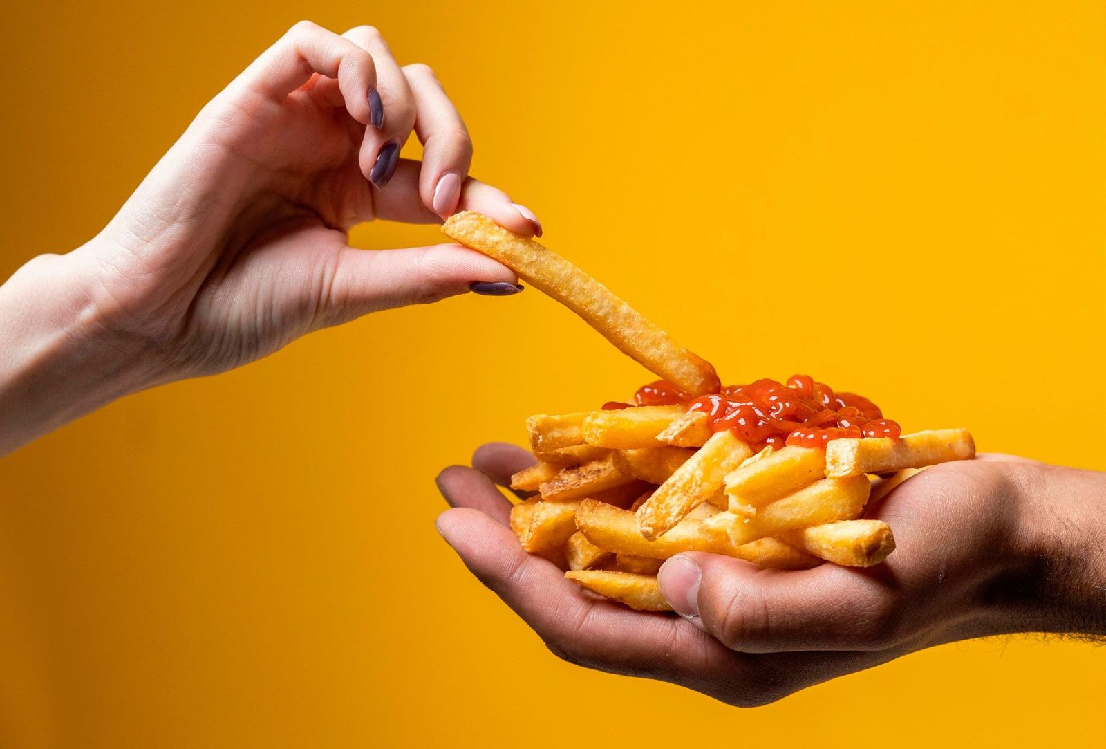 ¿Hambre real o emocional? Aprende a distinguirlo y vuelve a escuchar a tu cuerpo