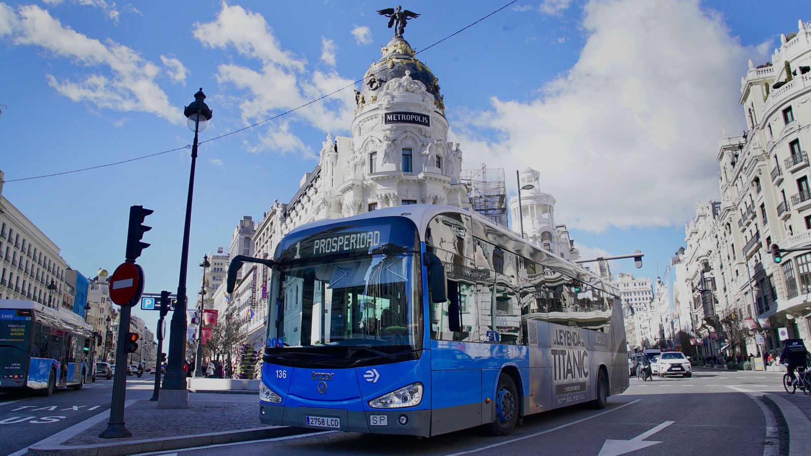 Autobús de EMT en Gran Vía con calle Alcalá