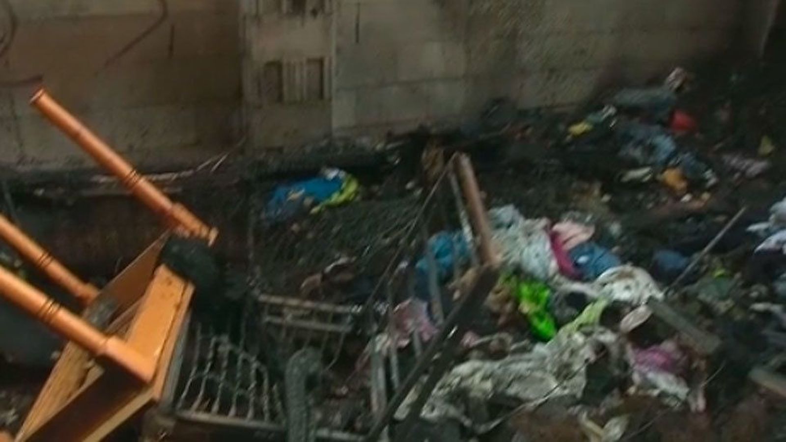 Incendio en unas chabolas aledañas a los narcopisos de Puente de Vallecas