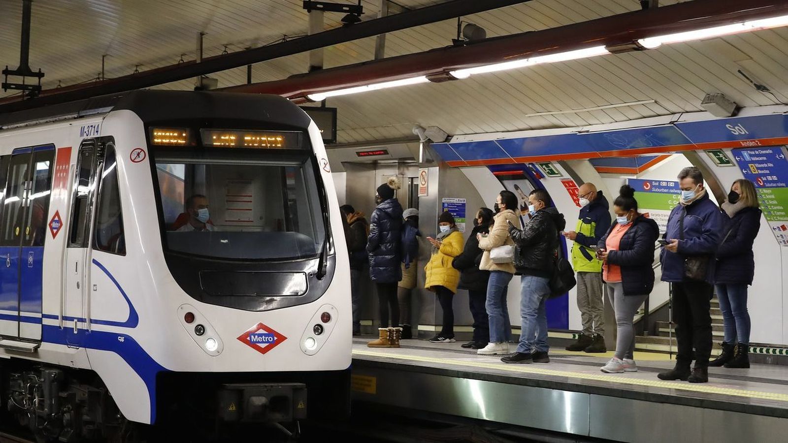 Los convoyes de Metro aumentarán durante las navidades