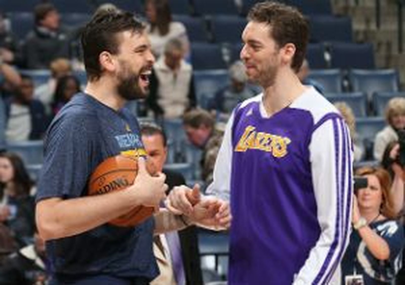 Marc gana el duelo de los hermanos Gasol; Claver jugó su mejor partido