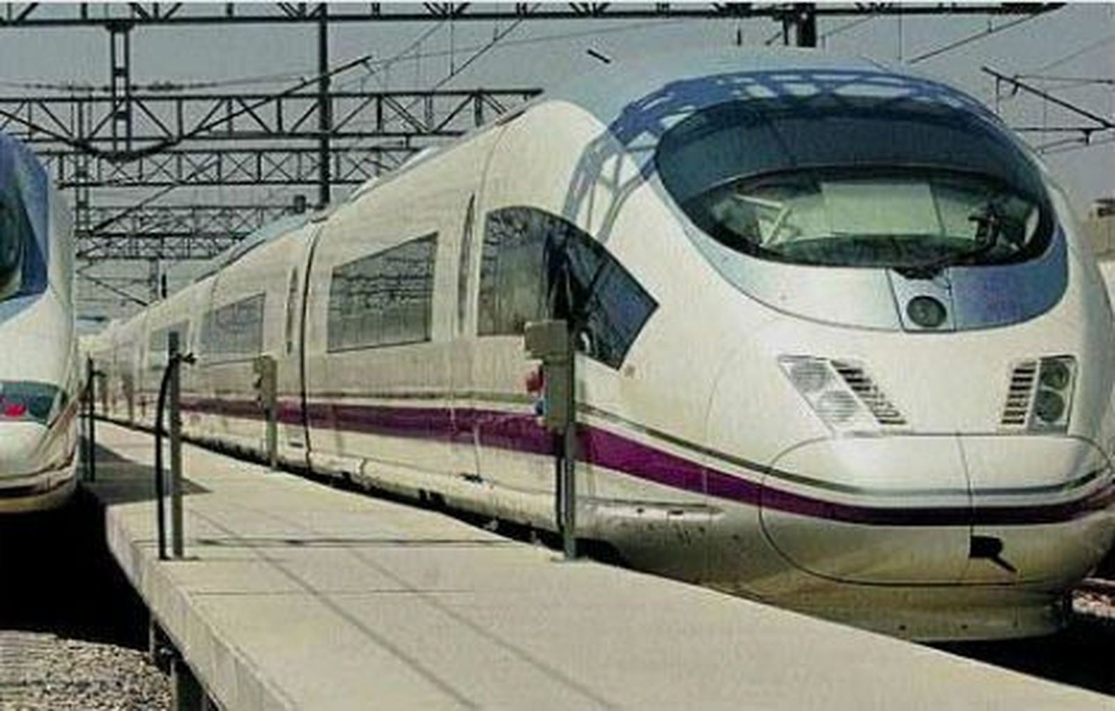 Renfe y Adif afrontan dos jornadas de huelga en plena operación de vacaciones de agosto