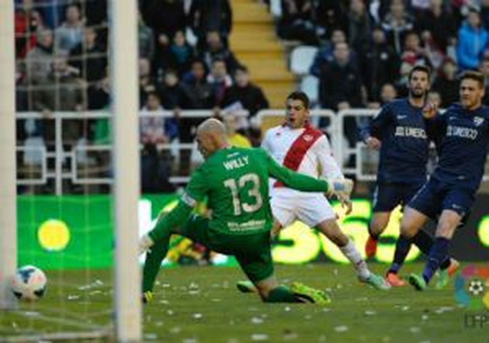 4-1. El Rayo se da un festín ante el Málaga con Iago Falque de líder