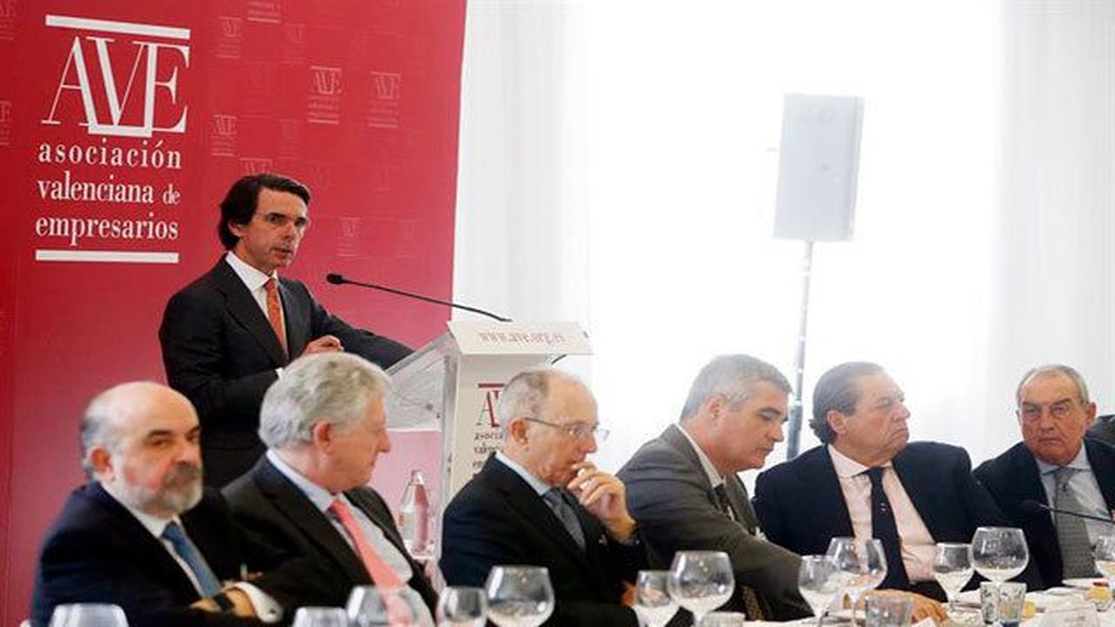 Aznar: Déficit y deuda son lo contrario de lo que necesita la economía española para crecer
