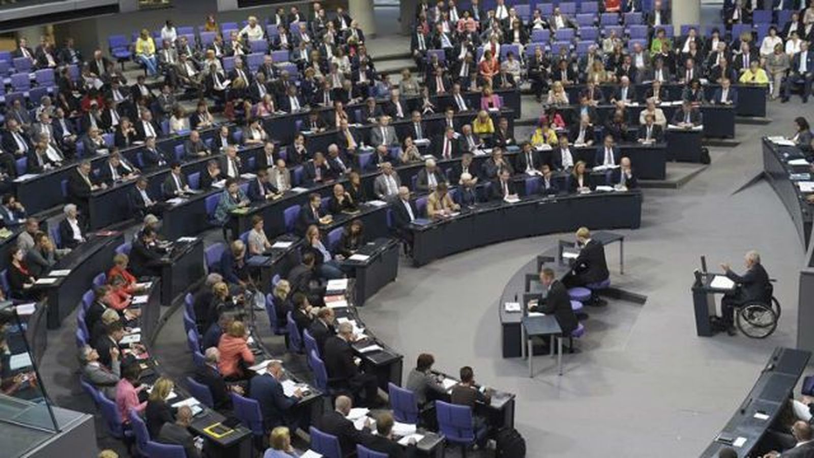 El Parlamento alemán da luz verde al tercer rescate a Grecia por amplia mayoría