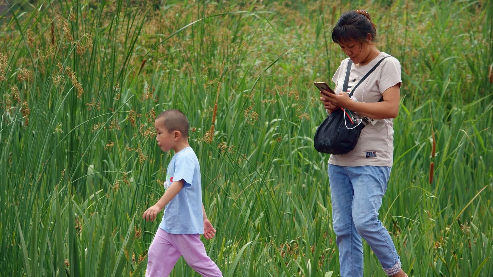 La crianza distraída y los riesgos para la salud mental de tu hijo
