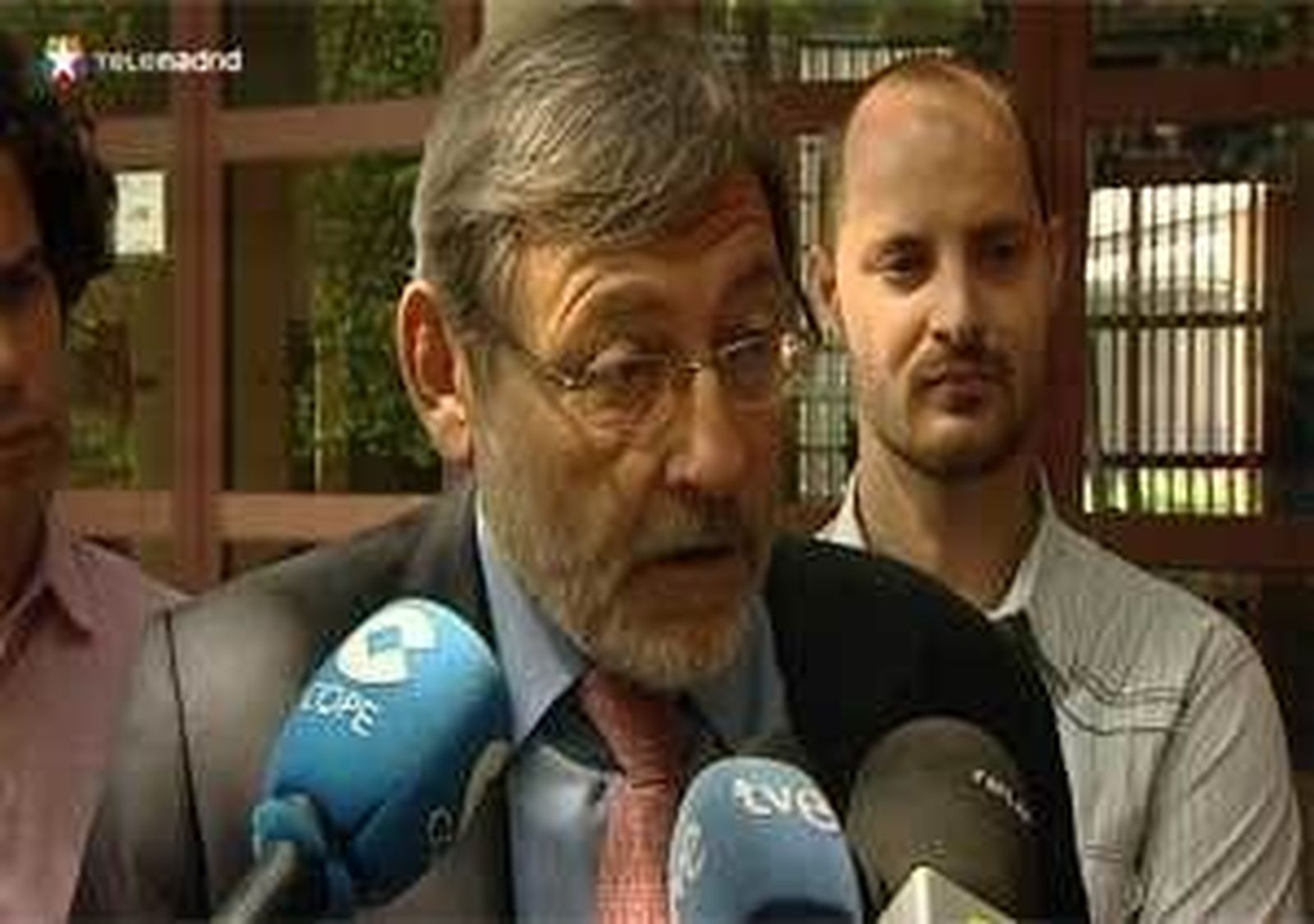 Lissavetzky pide a Botella parte del  superávit de 2012 para el plan contra la exclusión social