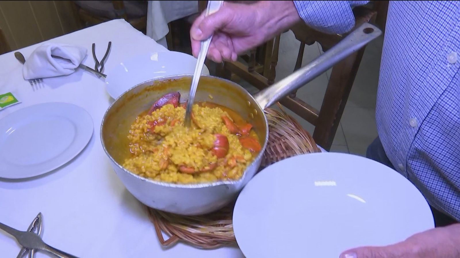 El bar de Madrid donde Dabiz Muñoz dice haber comido "el mejor arroz" llena sus reservas hasta Navidad
