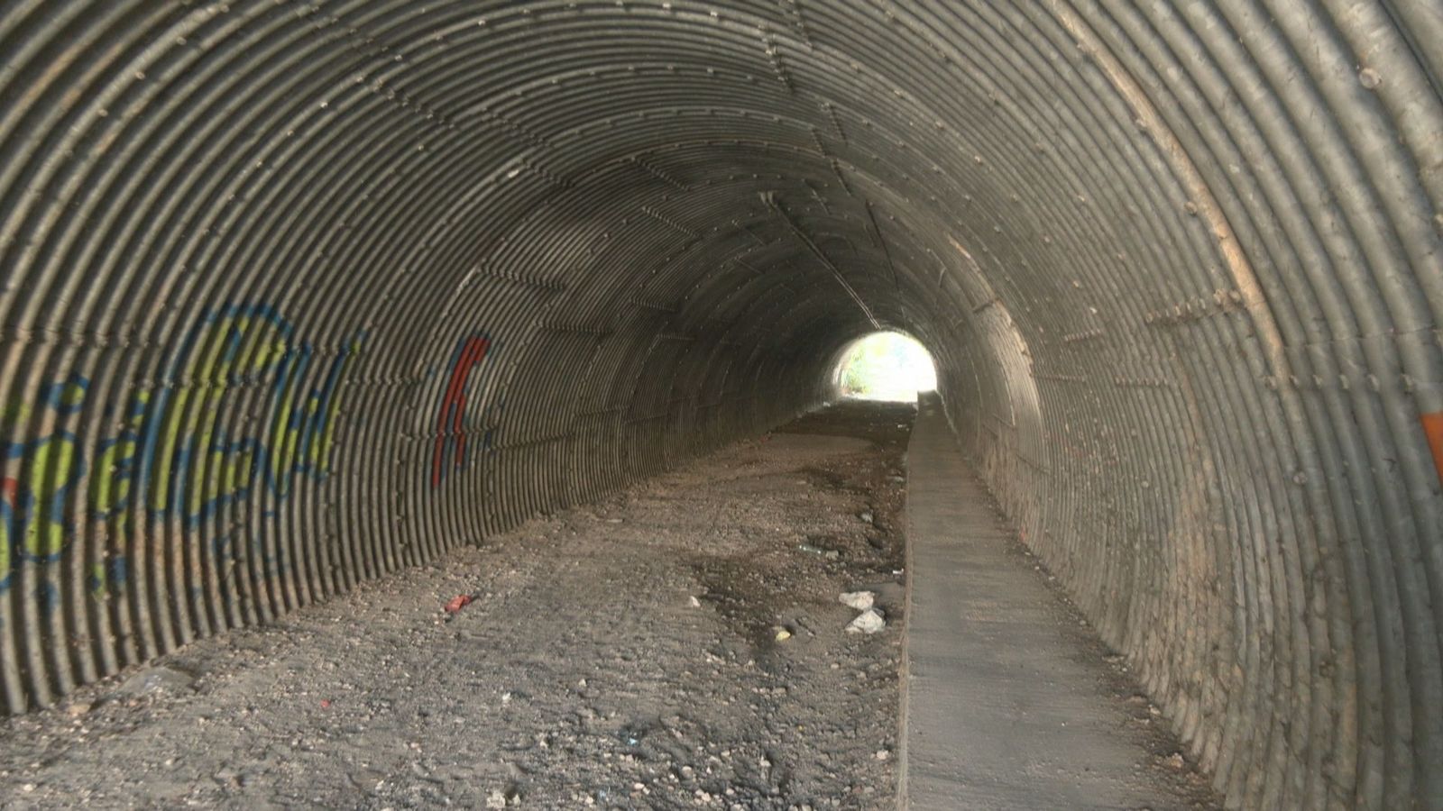 El túnel del terror en Móstoles: "Me da miedo pasar por aquí"
