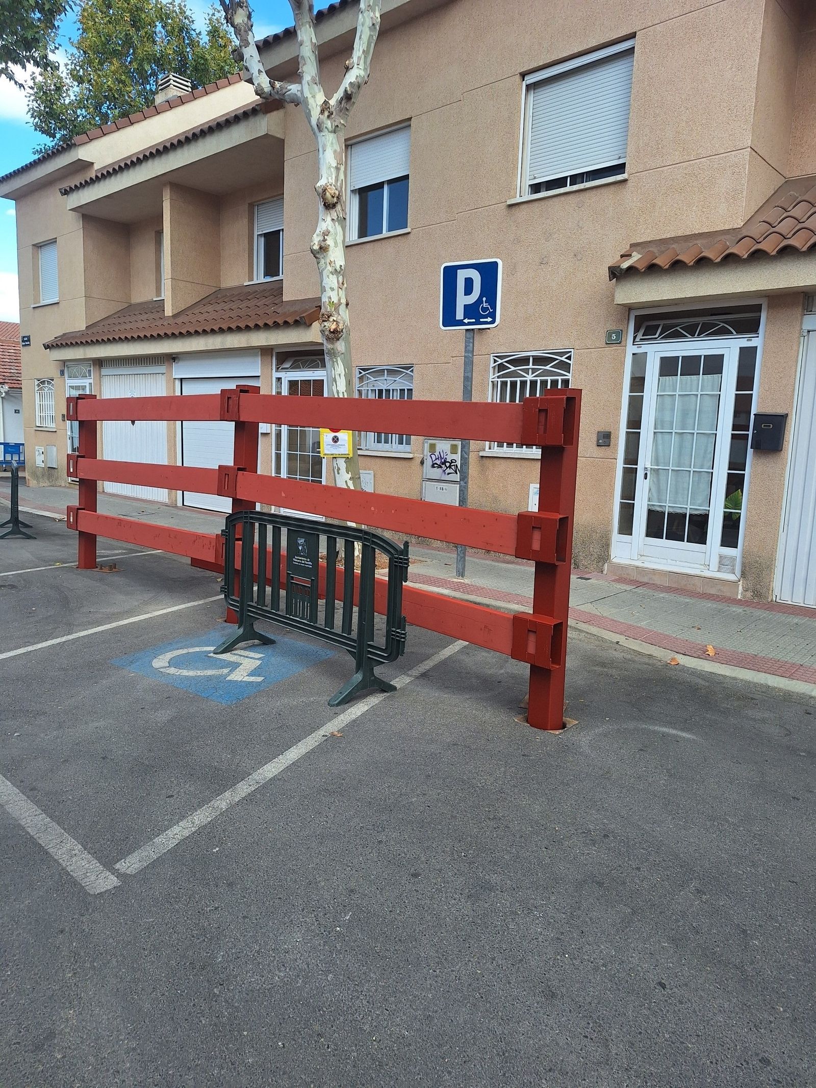 Vallado para festejos taurinos colocado sobre una plaza reservada