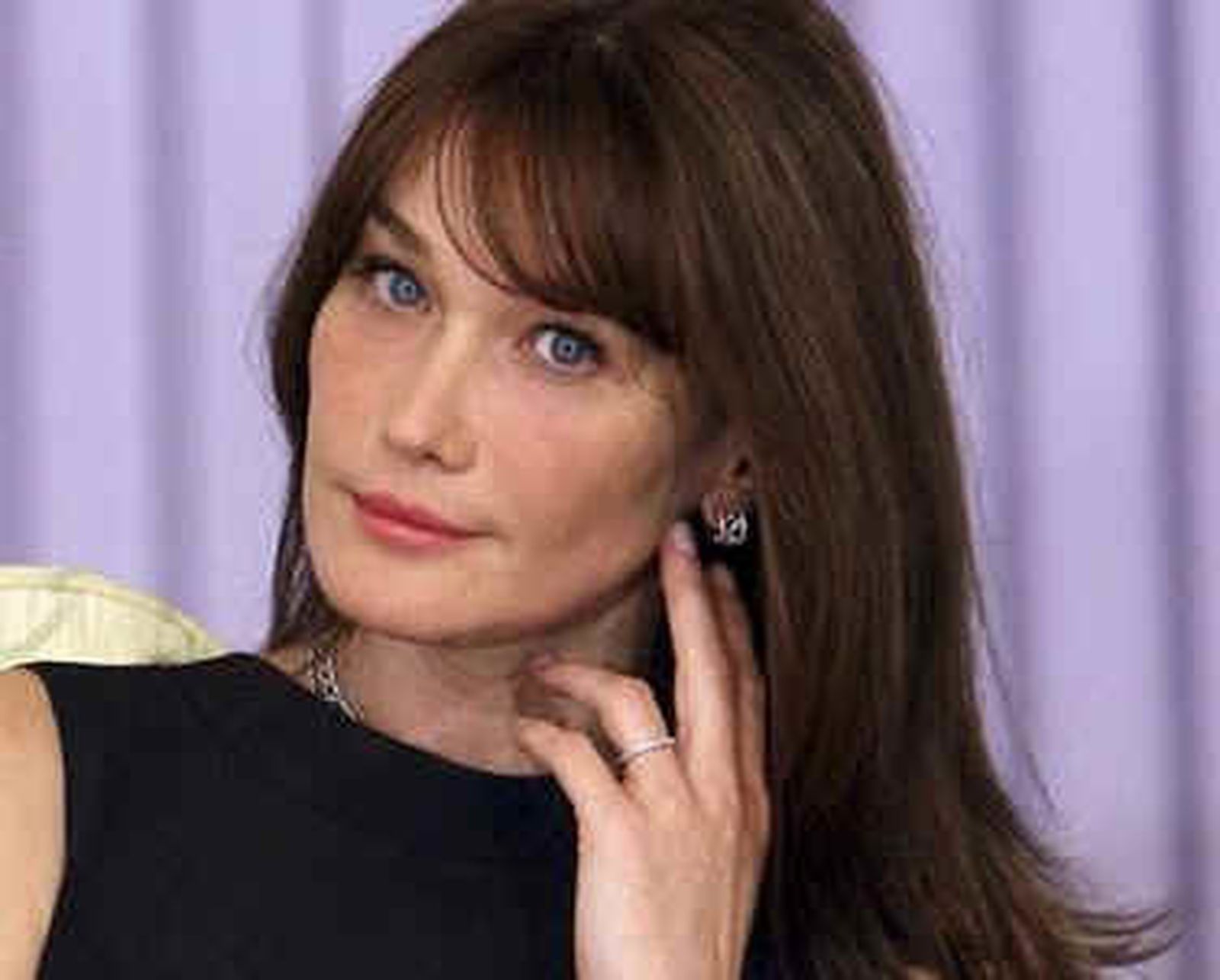 Carla Bruni no ha querido confirmar ni desmentir los rumores de embarazo