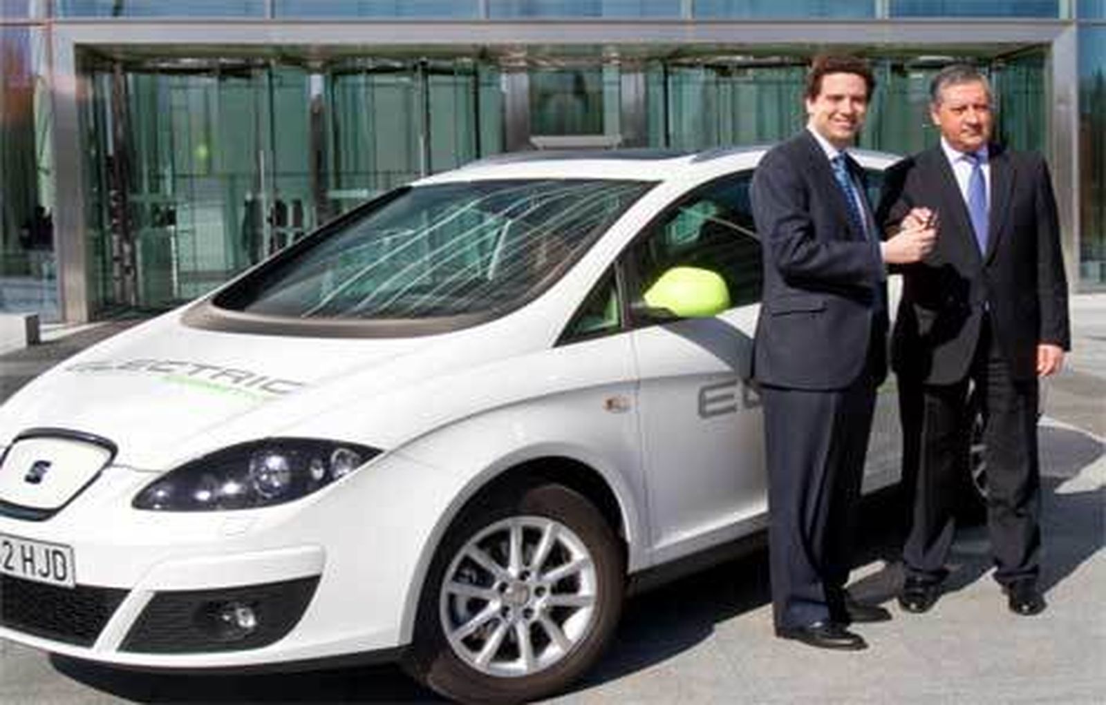 337 coches de administraciones de la región serán  sustituidos por vehículos híbridos y eléctricos
