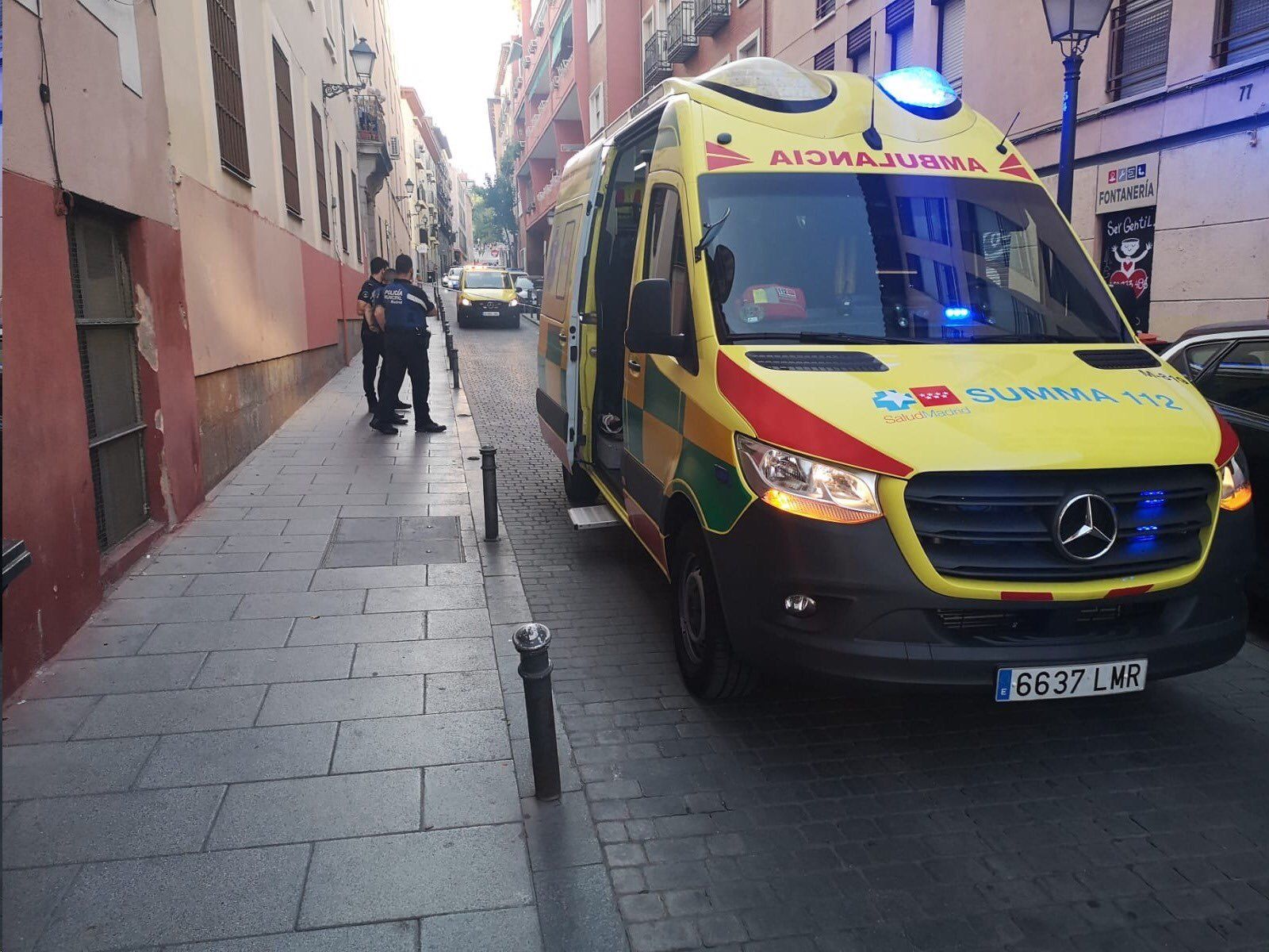 Trasladan al hospital a un hombre de 22 años herido con arma blanca y una mujer de 23 años con traumatismos