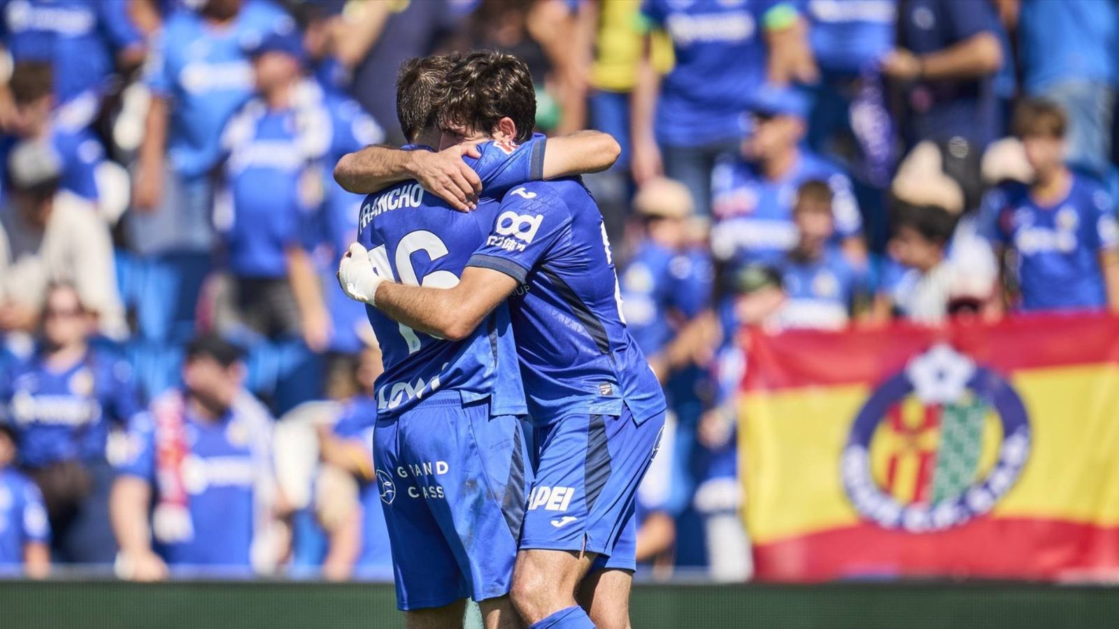 El jugador del Getafe Iván Azón celebra su gol ante el Málaga