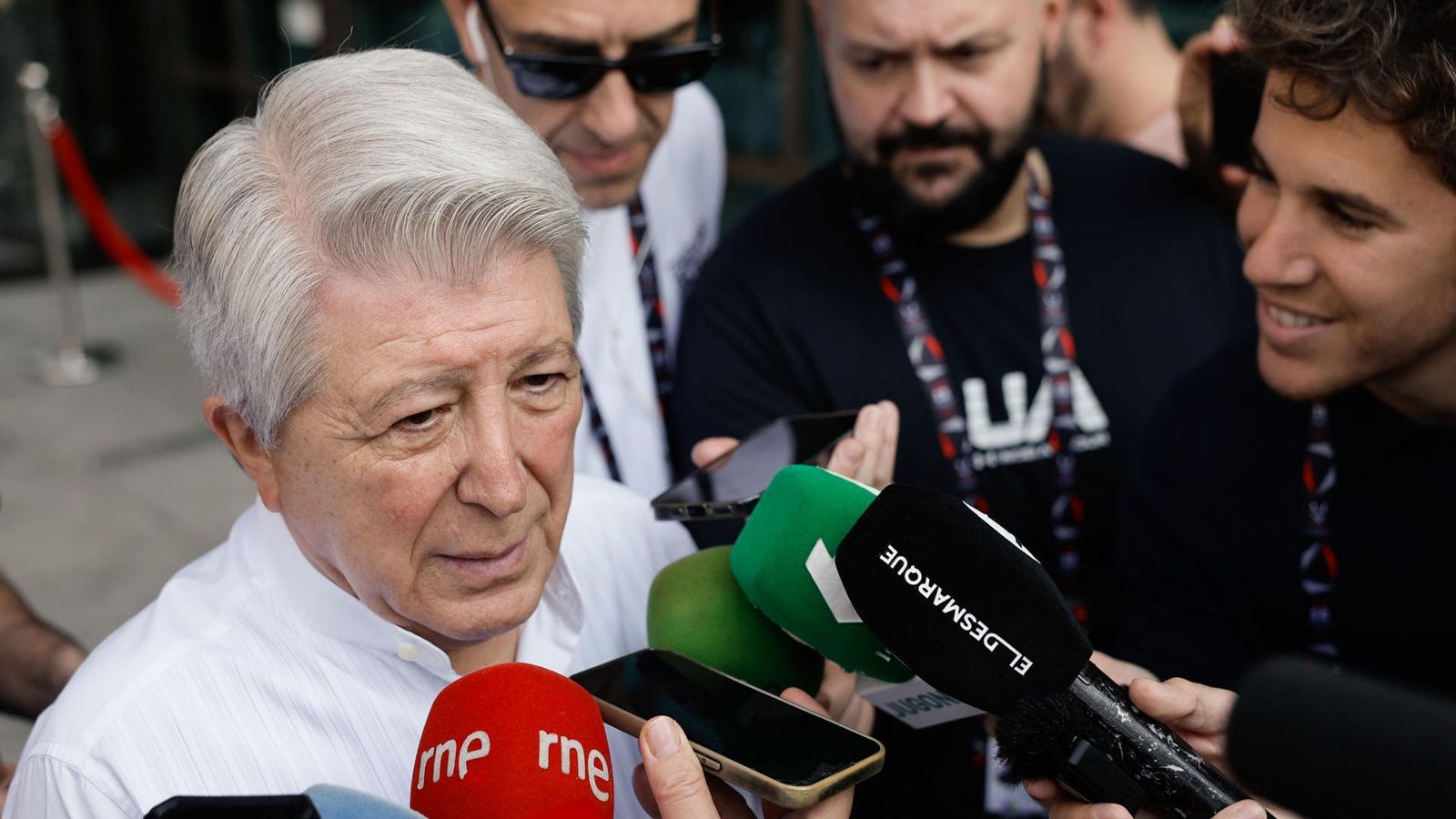 Cerezo: “Tienen que quitar el VAR para que no haya problemas con los árbitros”