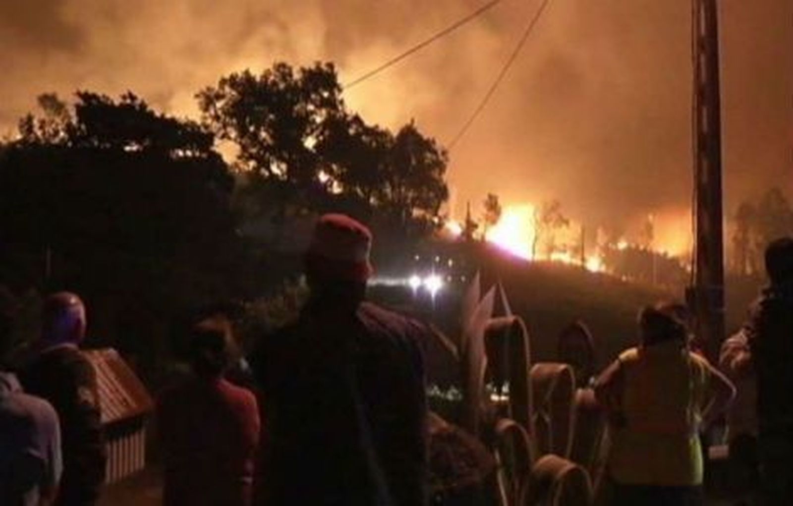 El incendio forestal de Pontevedra arrasa 1.000 hectáreas durante la noche